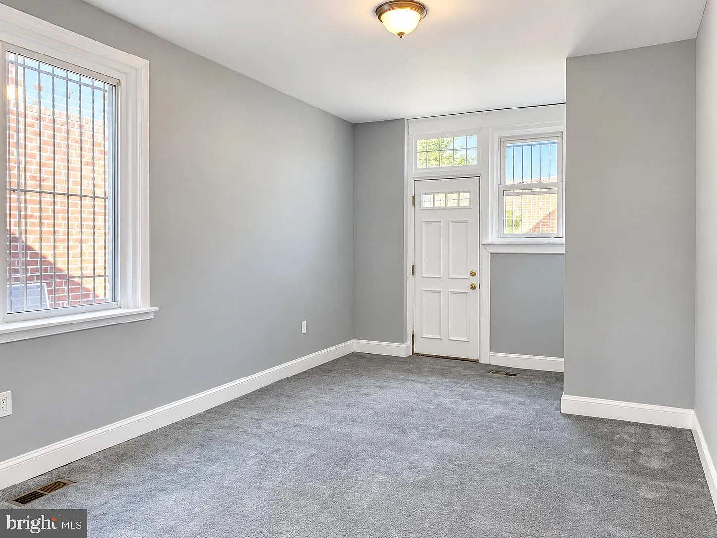 1 bed, 1.0 bath, 1380 sqft, $1,200 — Photo 2