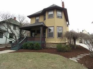 121 S Catherine Ave, La Grange, IL 60525