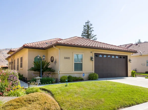 32432 River Island Lane, Springville, CA 93265