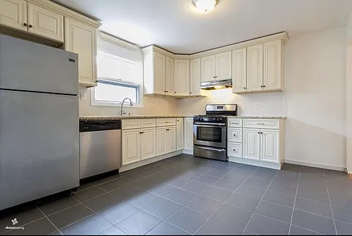8 Oak St #2 Photo 1