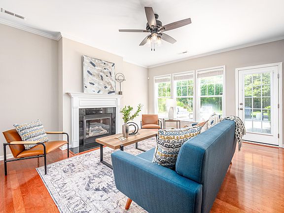 4th image of 2109 Woodsdale Dr