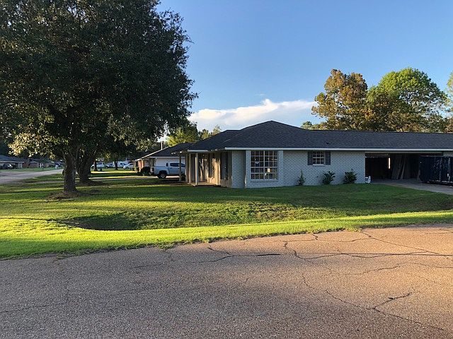 2nd image of 10824 Carmel Dr
