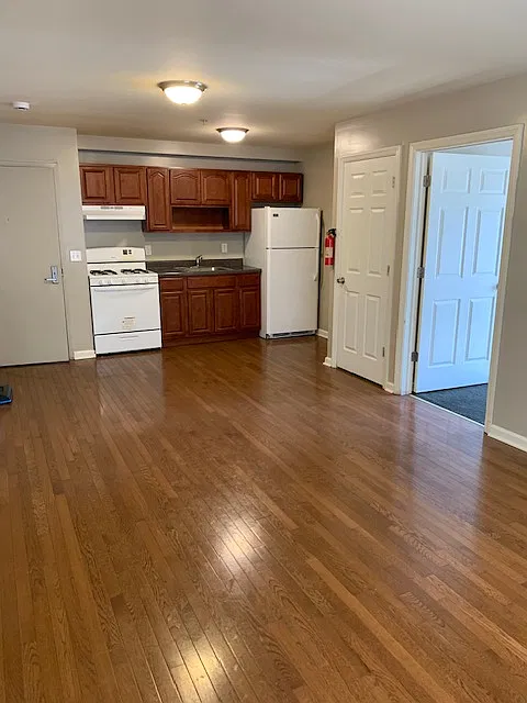 1 bed, $1,600 — Photo 4