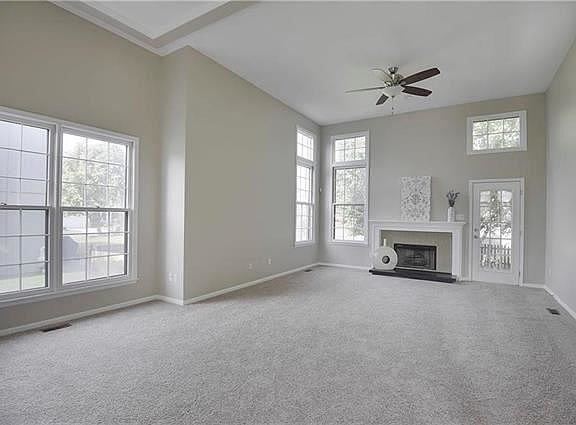 4th image of 15234 Hardy St