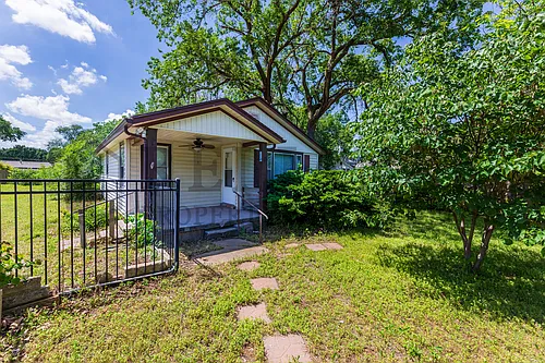 2223 W Martha St Photo 1