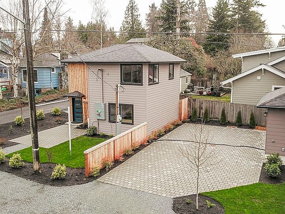 5th image of 4319 SW 102nd Street