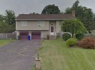 25 Cowan St, Suffield, CT 06078