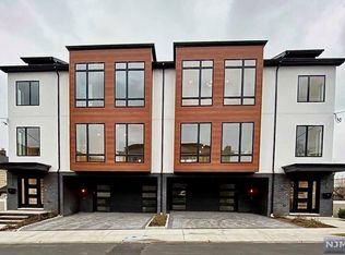 1160 14th St #1160, Fort Lee, NJ 07024