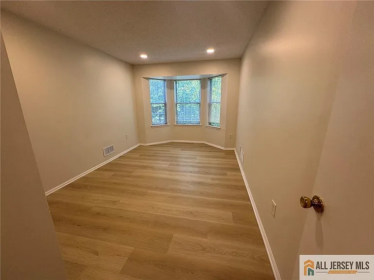 7 Sheffield Ct — Photo 10