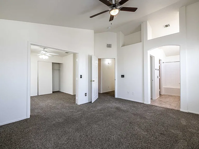 2930 Seasons Ave — Photo 6