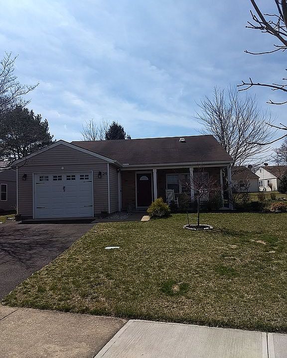 1st image of 29 Buckingham Dr
