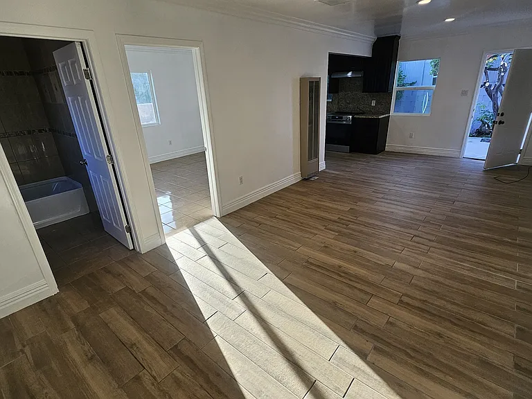 1117 S Chester Ave #1119 — Photo 8