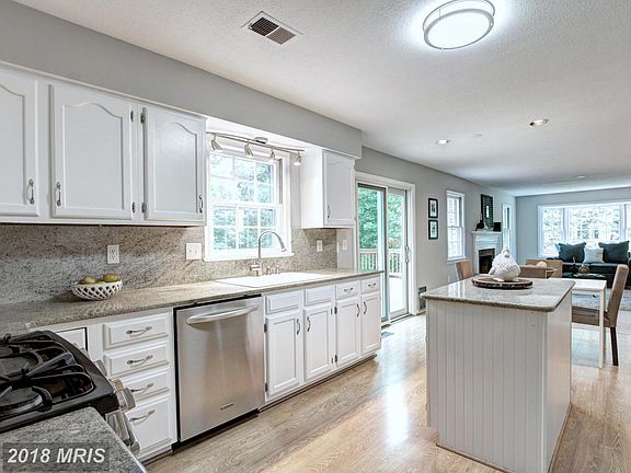 5th image of 9806 Sharon Ct