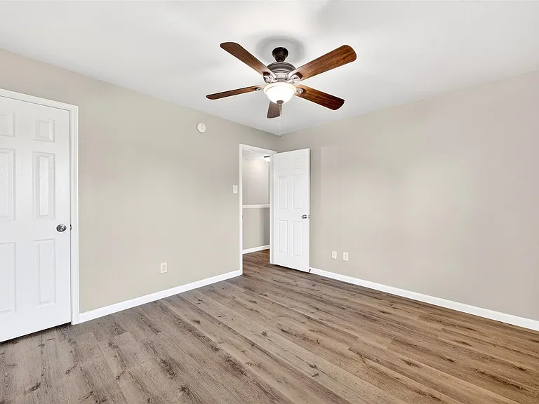 11526 Socorro Ln — Photo 28