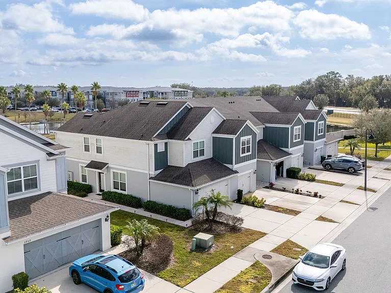 3971 Plainview Dr — Photo 3