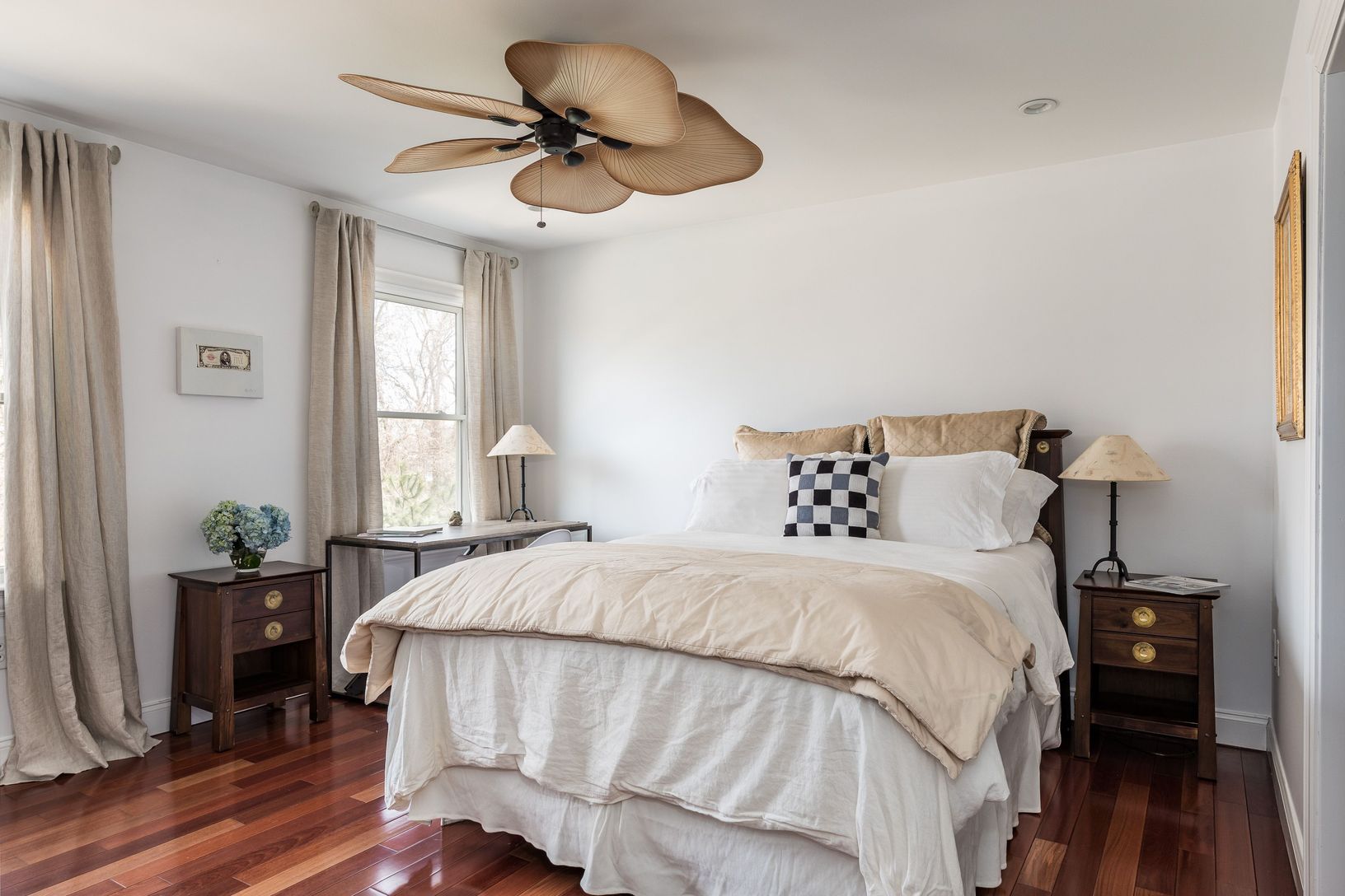 Guest bedroom