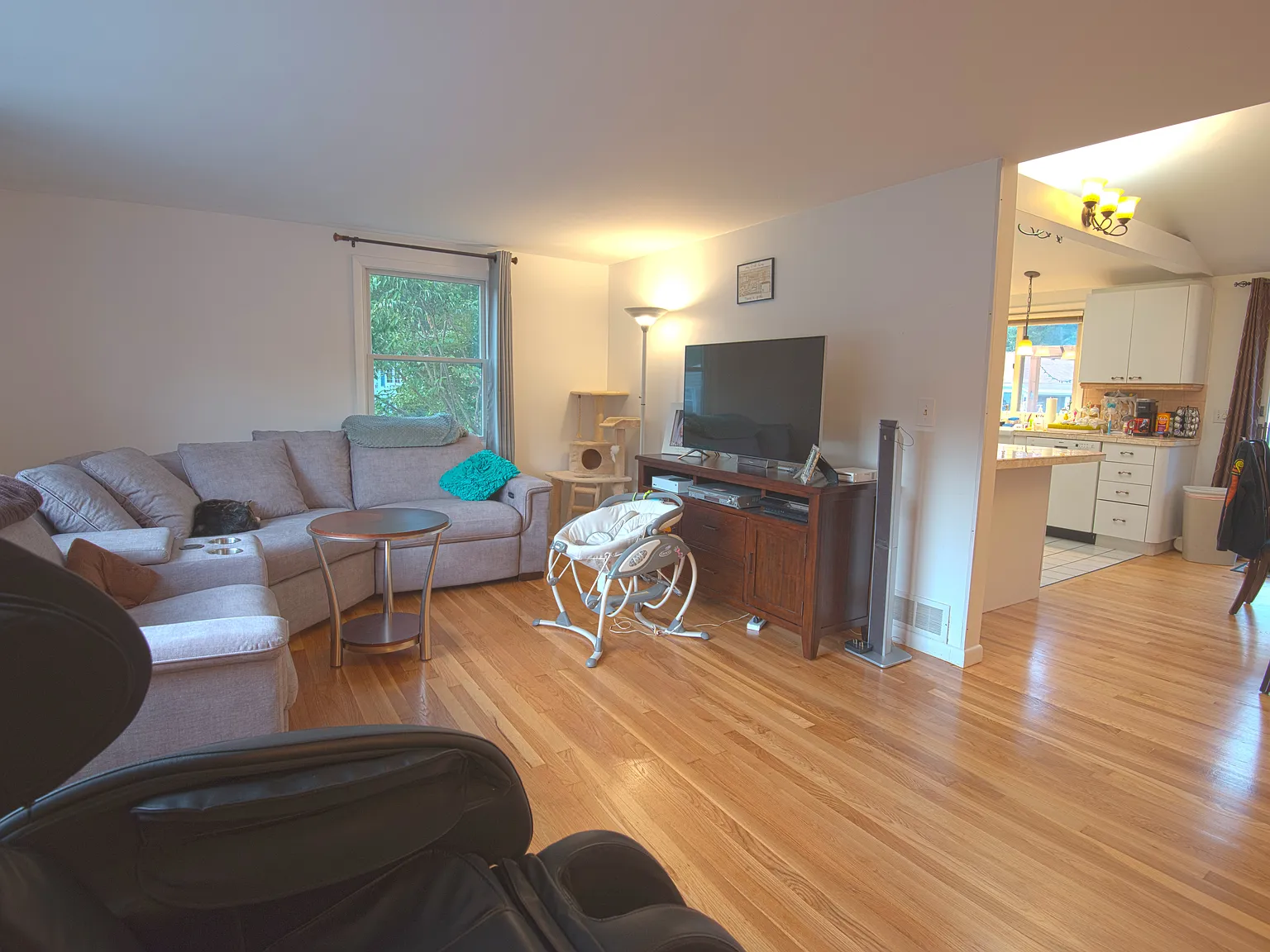 4 bed, 1980 sqft, $3,750 — Photo 3