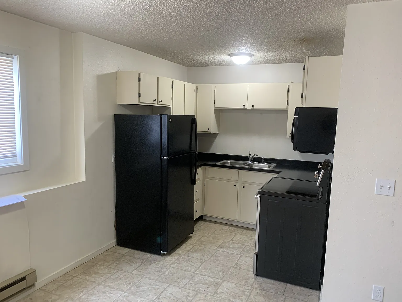 171 Rosewood Drive - B — Photo 4