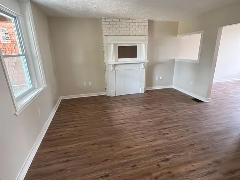 1124 Race St — Photo 5