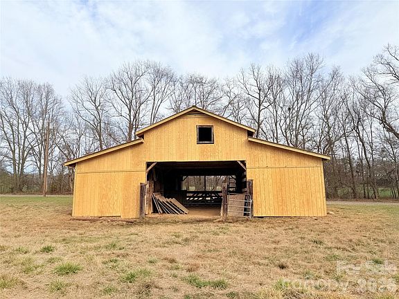 5th image of 1266 Old Lincolnton Crouse Rd