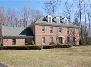 16445 Lucky Bell Ln, Chagrin Falls, OH