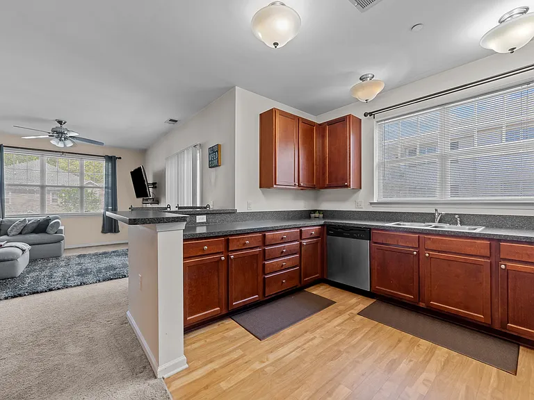 2424 Chancery Ln #207-1 — Photo 6