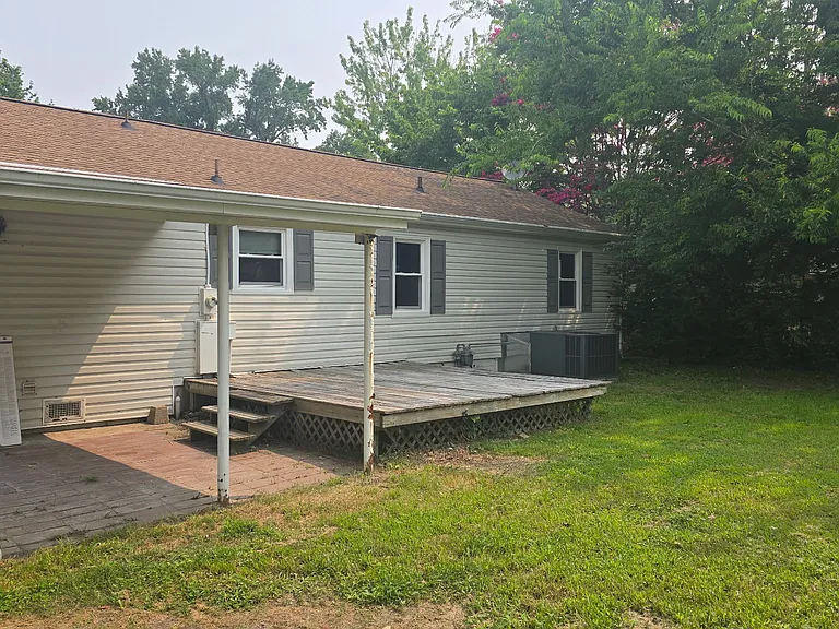 14 Eastmoreland Dr — Photo 12