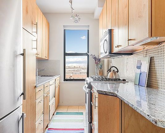4th image of 675 W End Ave APT 12D