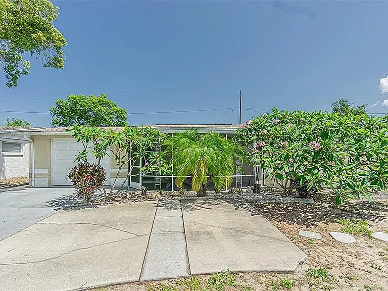 5113 Moog Rd — Photo 2