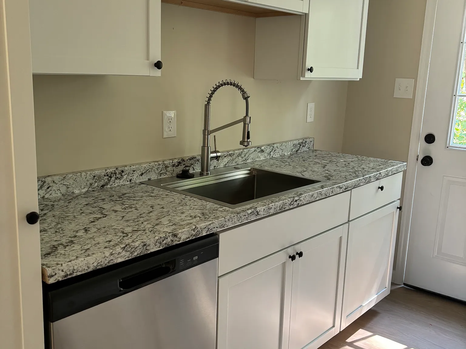 112 Viking Rd — Photo 3