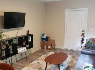 141 E Pennsylvania Ave APT 3, Southern Pines, NC 28387