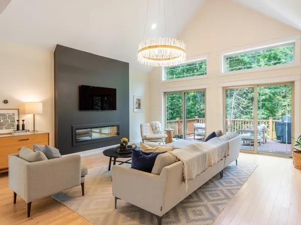 114 Lindenridge Rd, Amherst, MA 01002