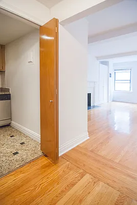 Rented by WAM Partners - William Moses Co. | media 122