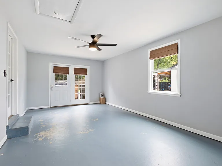 547 Harding Pl — Photo 25