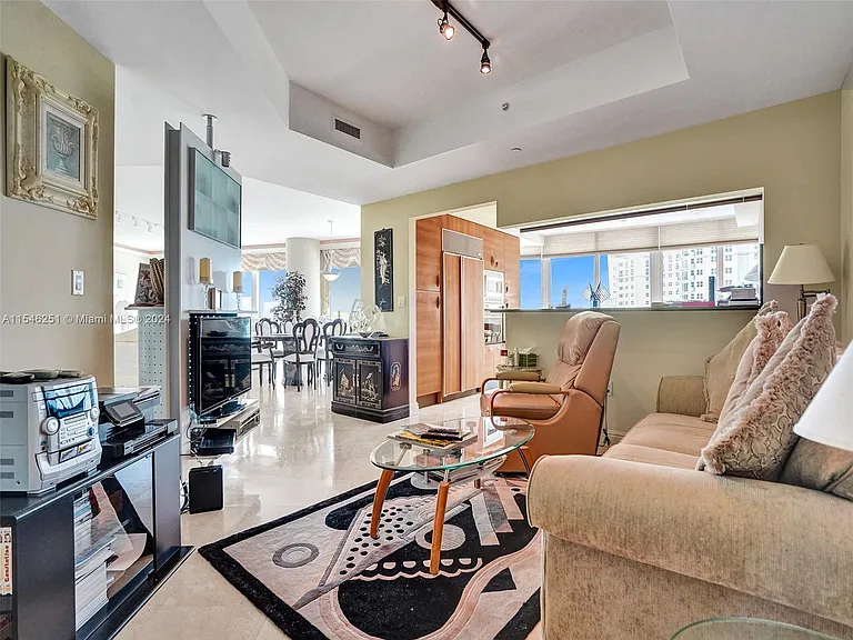 199 Ocean Lane Dr #901 — Photo 27