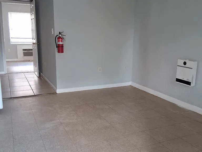 27 W Crystal Ave #203 — Photo 2