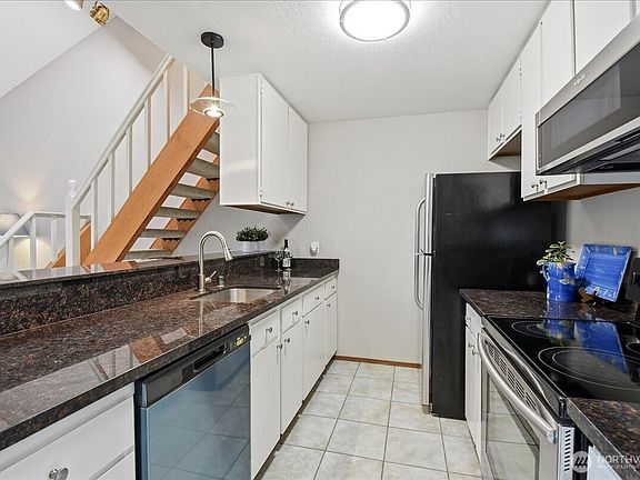 4th image of 14636 NE 45th Street #C6