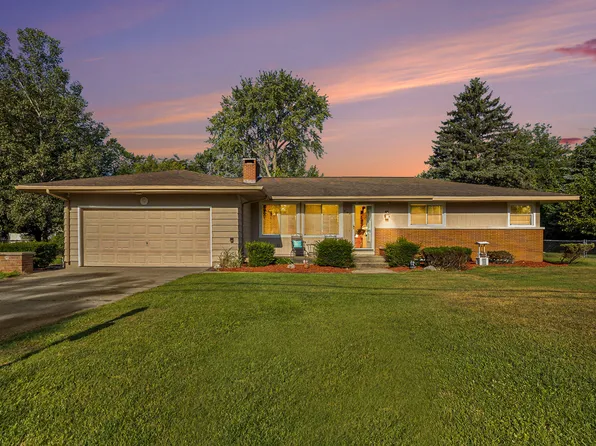5163 McDowell St, Norton Shores, MI 49441