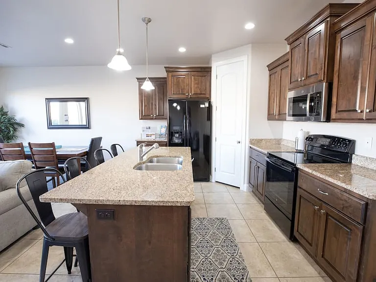 E Razor Ridge Dr — Photo 1