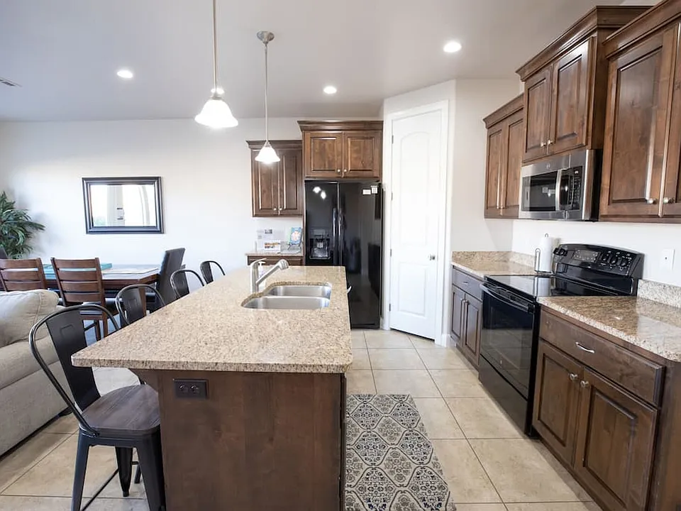 E Razor Ridge Dr