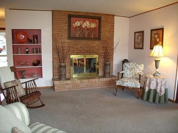 5th image of 7210 W Crawford Ave