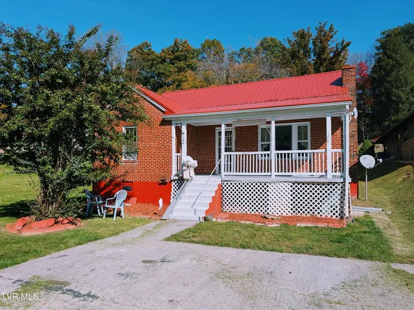 254 Market St, Clintwood, VA 24228