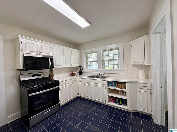 5th image of 3535 Gaither St