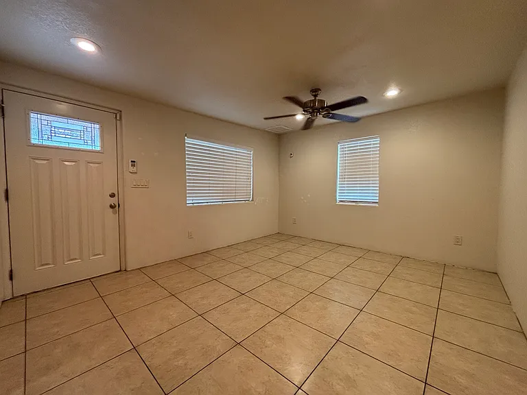202 E Fairground Dr — Photo 9
