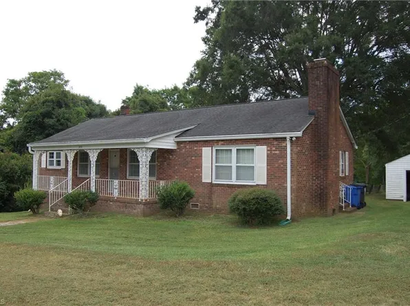 570 Pisgah Cir, Kernersville, NC 27284