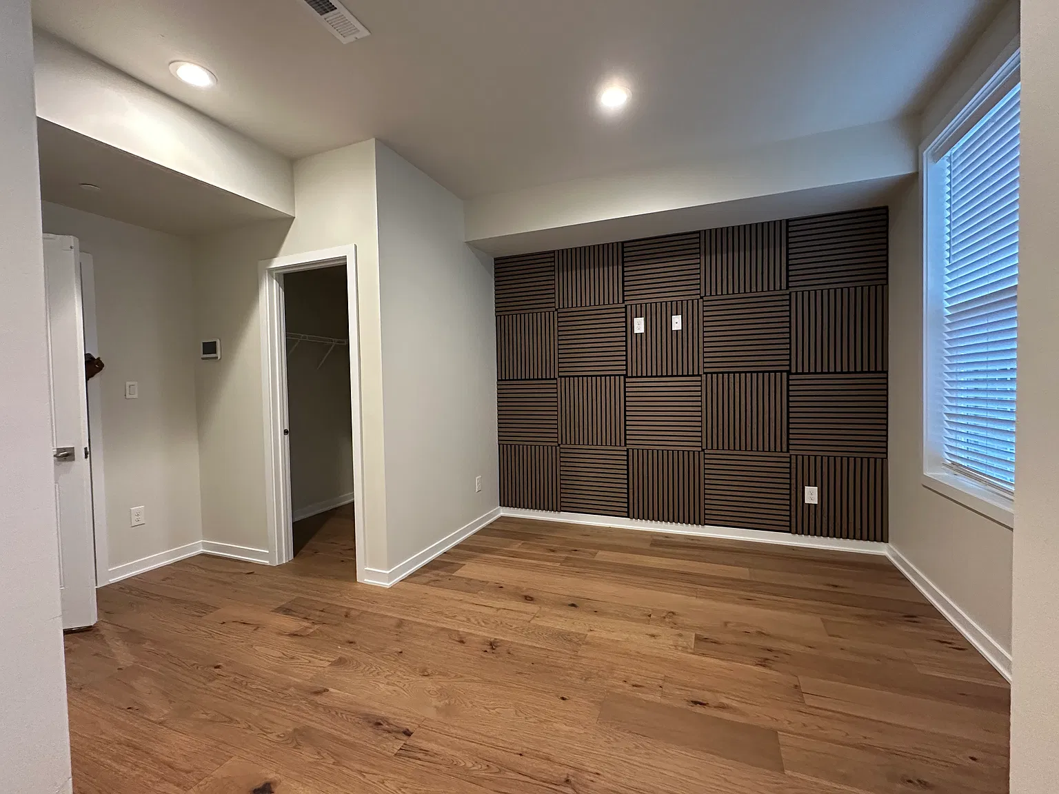 3 bed, 2027 sqft, $4,000 — Photo 3