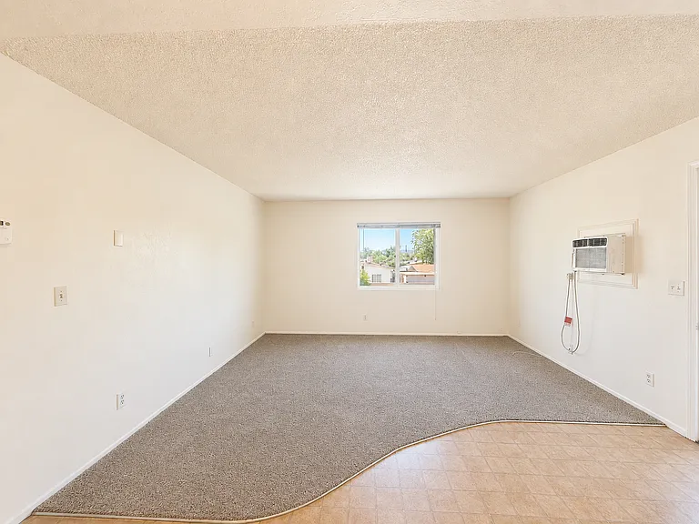 West Lancaster 1 Bedroom ! — Photo 6