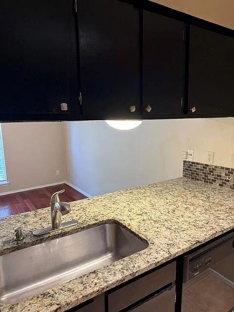 1 bed, 1.0 bath, 661 sqft, $1,275 — Photo 3