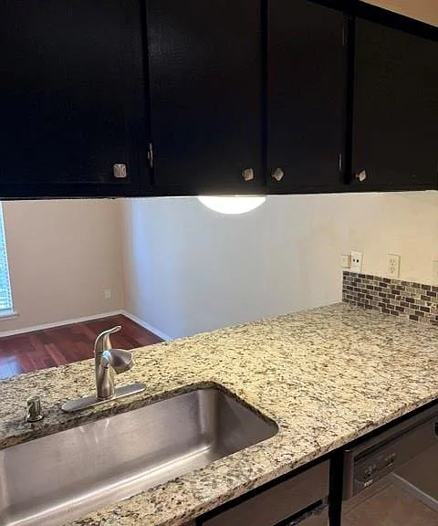 202 E 45th St #304 — Photo 3