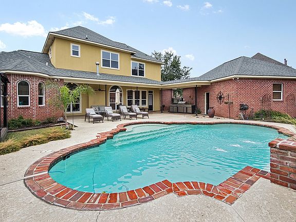 3rd image of 16234 Woodville Dr